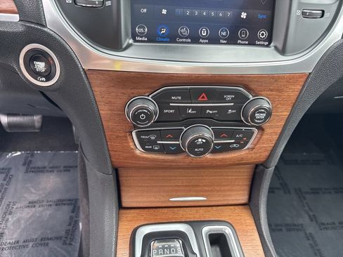 Used 2018 Chrysler 300 C w/ Safetytec Plus Group RWD image 24