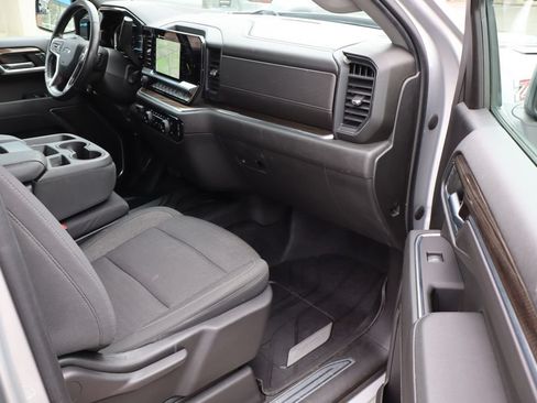 Used 2022 Chevrolet Silverado 1500 RST w/ Z71 Off-Road Package AWD/4WD image 45