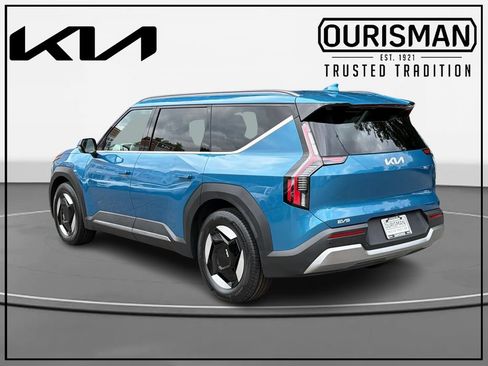 Certified 2024 Kia EV9 Wind AWD/4WD image 3