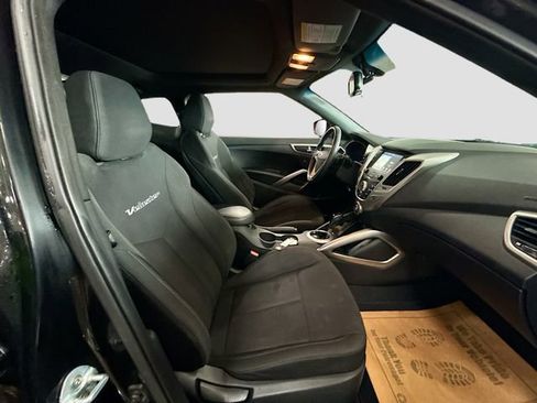 Used 2017 Hyundai Veloster Value Edition image 29