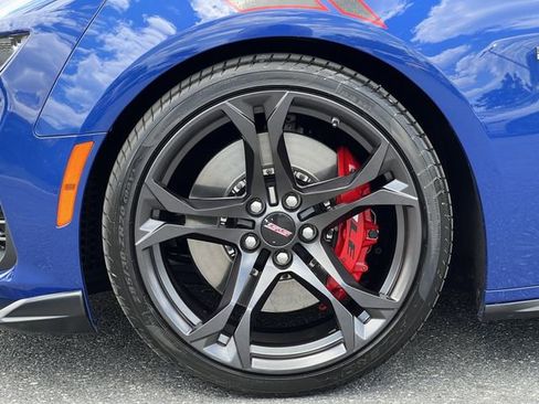 Used 2021 Chevrolet Camaro SS RWD image 10