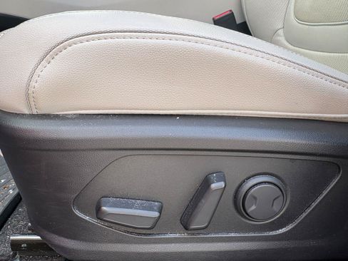Used 2023 Hyundai Tucson Limited w/ Cargo Package FWD image 18