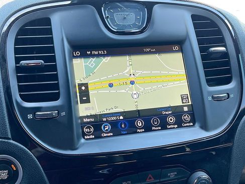 Used 2022 Chrysler 300 S w/ Comfort Group RWD image 13