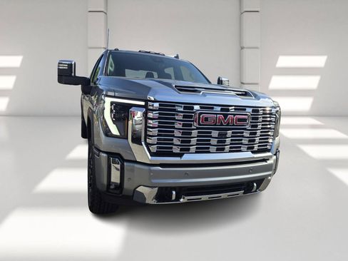 New 2026 GMC Sierra 2500 Denali w/ Denali Reserve Package AWD/4WD image 3
