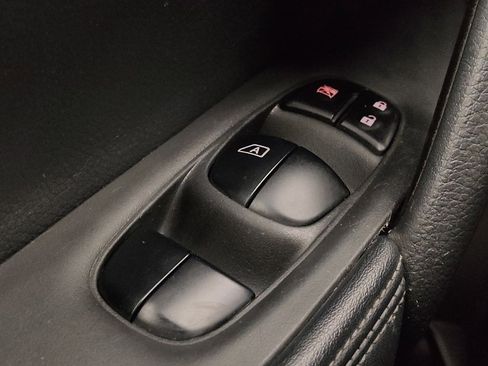 Used 2020 Nissan Rogue SV FWD image 27