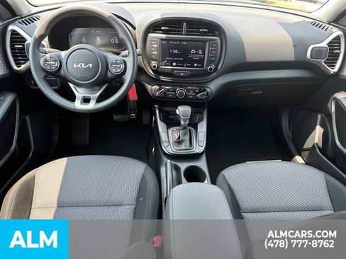 Used 2025 Kia Soul LX w/ LX Technology Package FWD image 27