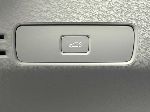 New 2026 Volvo XC40 B5 Plus w/ Protection Package Premier image 32