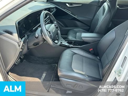 Used 2023 Kia Niro EX Touring FWD image 10