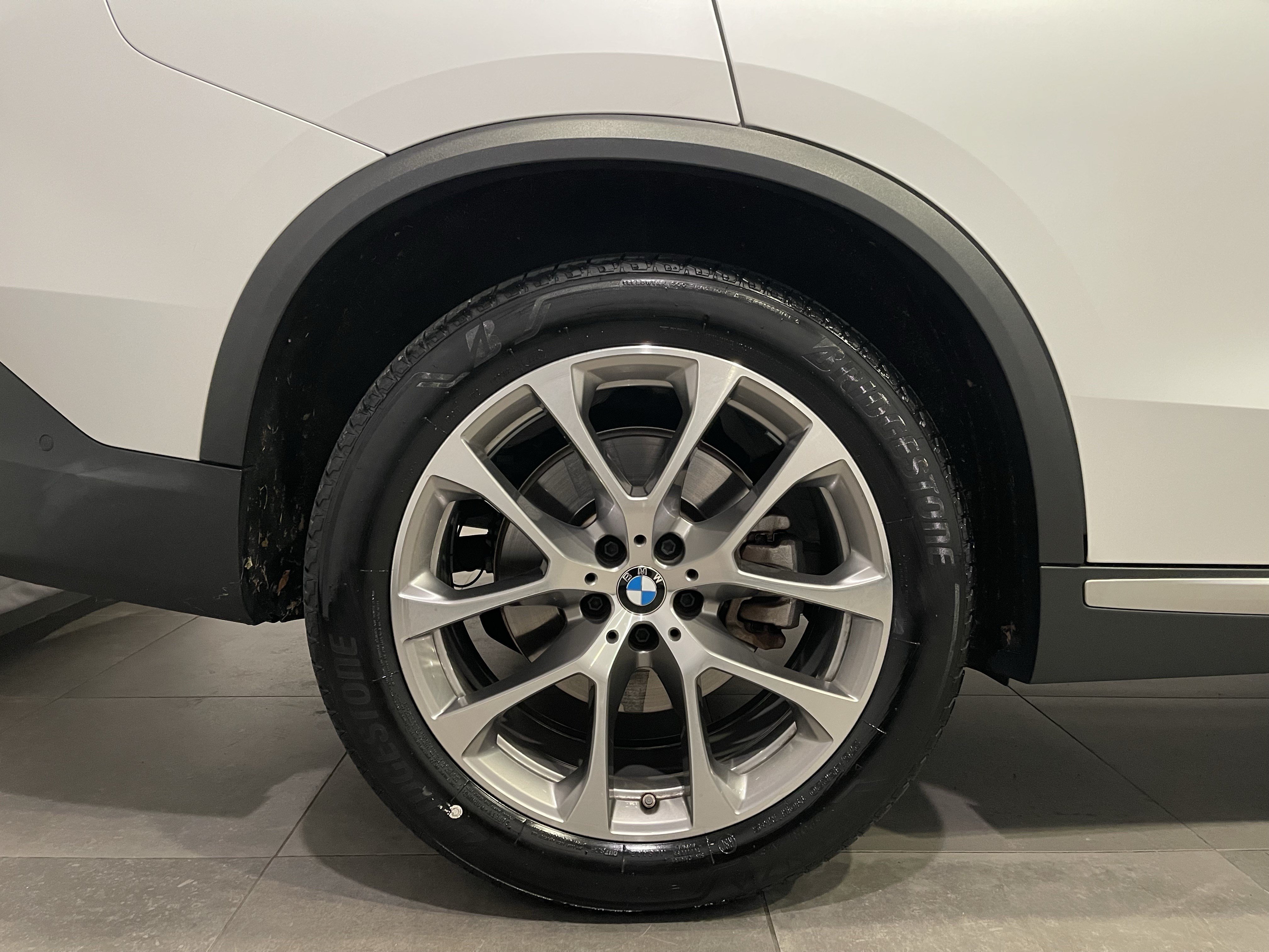 Certified 2024 BMW X5 xDrive40i w/ Parking Assistance Package AWD/4WD image 9
