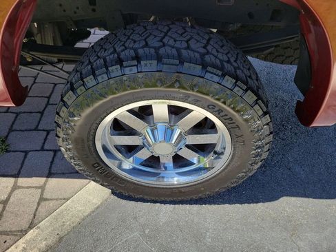 Used 2017 Ford F250 Lariat w/ Chrome Package image 9