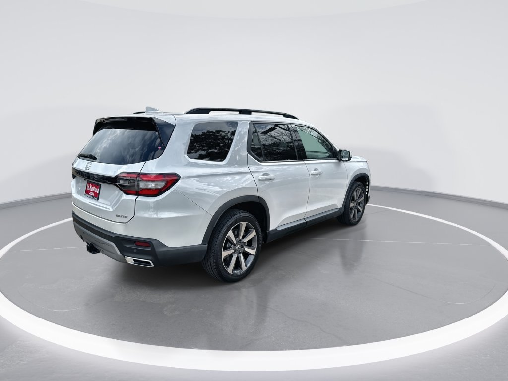Used 2025 Honda Pilot Elite image 8