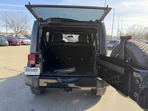 Used 2016 Jeep Wrangler Unlimited Sahara w/ Max Tow Package image 16