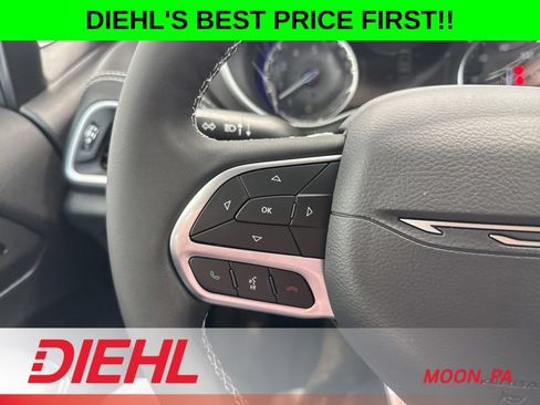 New 2027 Chrysler Pacifica Select AWD/4WD image 30