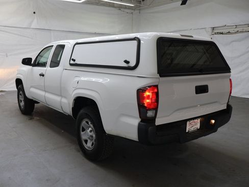 Used 2018 Toyota Tacoma SR RWD image 5