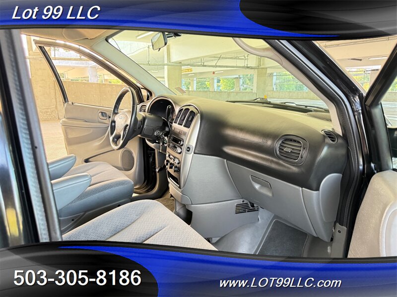 Used 2006 Chrysler Town & Country Touring w/ Trailer Tow Prep Group FWD image 43