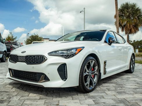 Used 2020 Kia Stinger GT1 RWD image 3