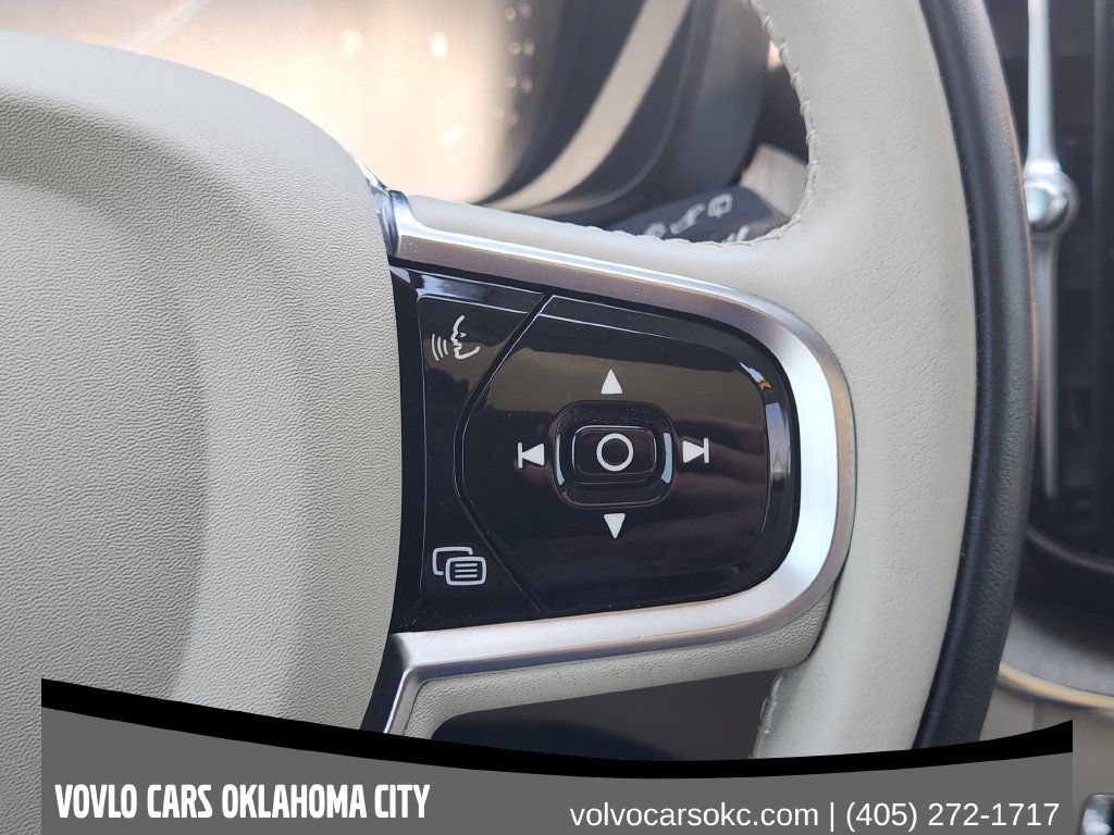Certified 2024 Volvo XC60 B5 Plus w/ Protection Package Premier AWD/4WD image 23