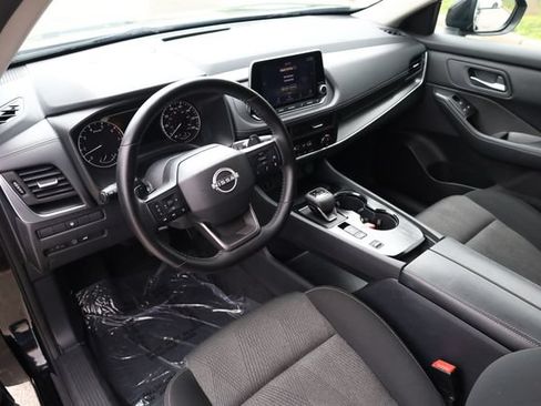 Certified 2025 Nissan Rogue SV FWD image 12