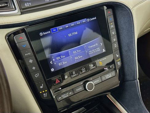 Used 2019 INFINITI QX50 Essential w/ Sensory Package AWD/4WD image 21