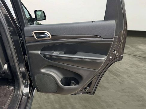 Used 2016 Jeep Grand Cherokee Limited AWD/4WD image 22