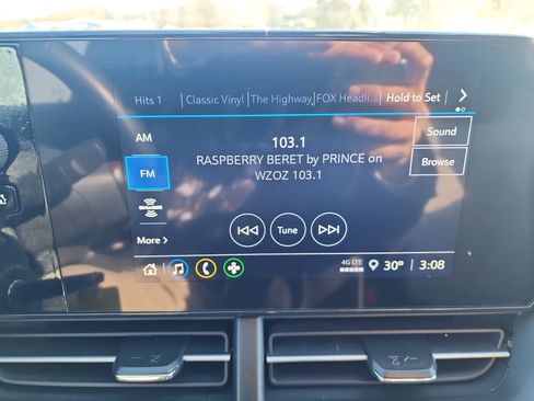 Used 2024 Chevrolet Trax RS w/ Driver Confidence Package image 15