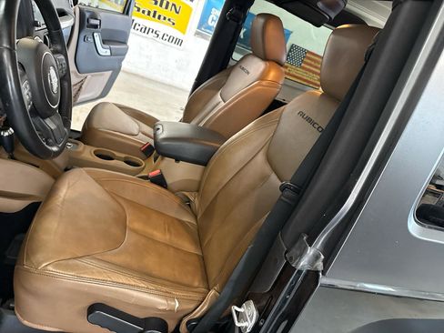 Used 2015 Jeep Wrangler Rubicon w/ Power Convenience Group AWD/4WD image 10