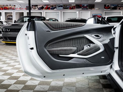 Used 2019 Chevrolet Camaro ZL1 image 13