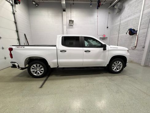 Used 2021 Chevrolet Silverado 1500 Custom w/ Safety Confidence Package AWD/4WD image 3