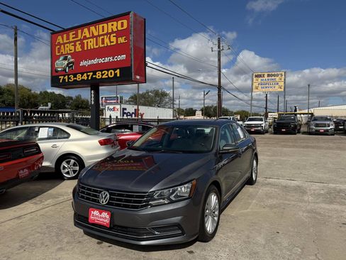 Used 2016 Volkswagen Passat 1.8T SE image 1