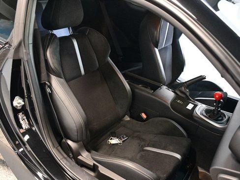 Used 2023 Toyota GR86 Premium RWD image 29