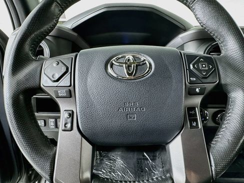 Used 2019 Toyota Tacoma TRD Off-Road AWD/4WD image 39