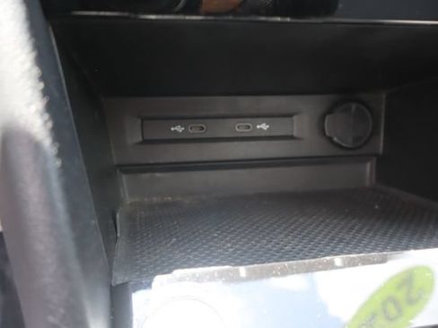Used 2023 Volkswagen Taos S FWD image 33