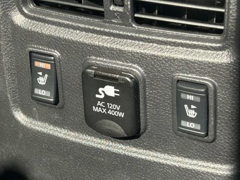 Used 2018 Nissan Titan PRO-4X w/ Pro-4x Convenience Package AWD/4WD image 31