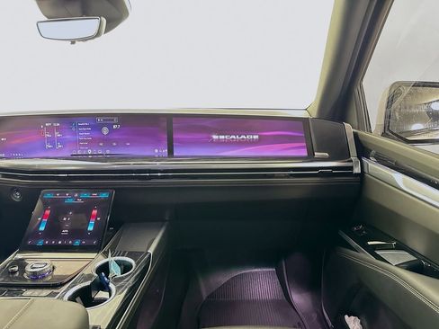 Used 2025 Cadillac Escalade Sport w/ LPO, Floor Liner Package AWD/4WD image 26
