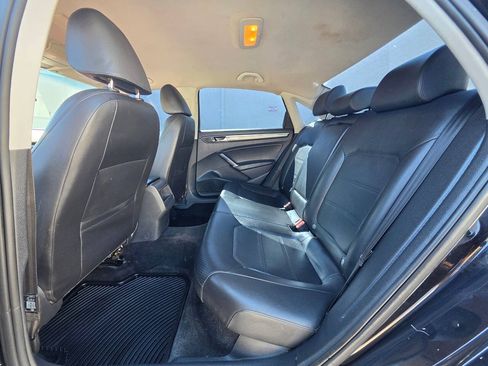Used 2017 Volkswagen Passat 1.8T R-Line FWD image 25