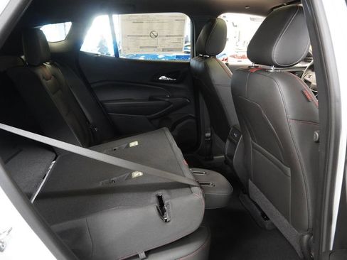 New 2026 Chevrolet Trax RS w/ Sunroof Package FWD image 30