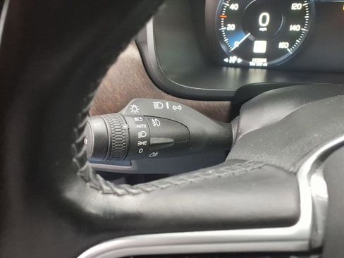 Used 2018 Volvo V90 T6 Cross Country w/ Convenience Package AWD/4WD image 19
