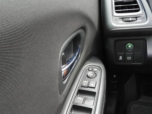 Used 2018 Honda HR-V LX image 15