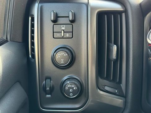 Used 2018 Chevrolet Silverado 1500 LT w/ All Star Edition image 24