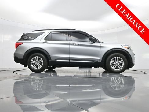 Used 2024 Ford Explorer XLT image 50