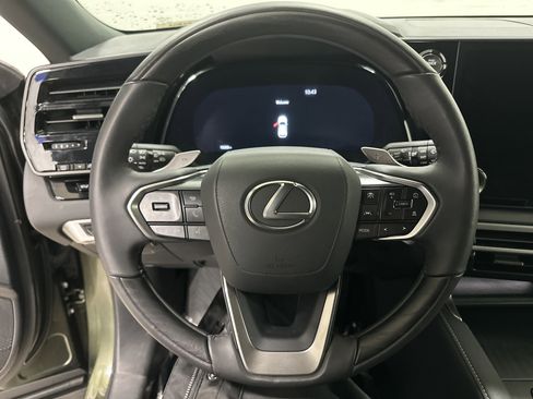 Used 2025 Lexus RX 350h w/ Accessory Package image 18