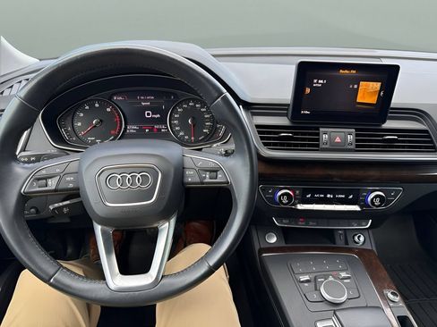 Used 2019 Audi Q5 2.0T Premium AWD/4WD image 11