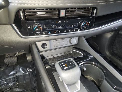 Certified 2025 Nissan Rogue SL w/ Tech Package image 20