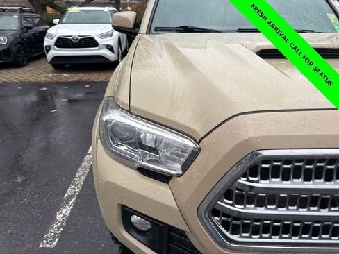 Used 2017 Toyota Tacoma image 3