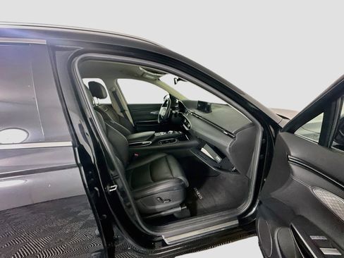 Used 2025 Genesis GV70 2.5T AWD/4WD image 31