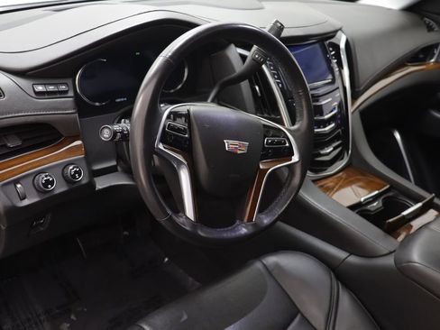 Used 2020 Cadillac Escalade Premium Luxury AWD/4WD image 6