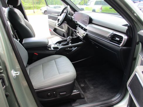 Used 2024 Kia Telluride SX X-Pro AWD/4WD image 16