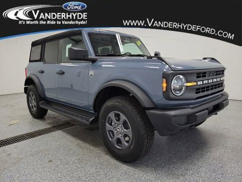 New 2025 Ford Bronco Big Bend image 2