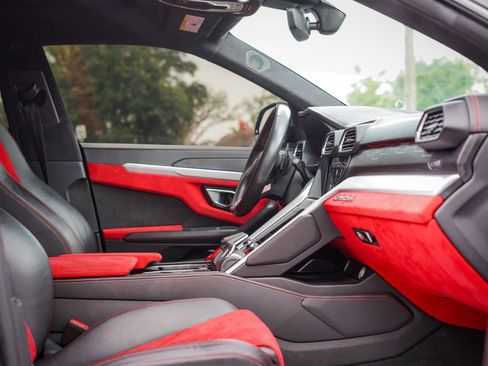 Used 2019 Lamborghini Urus AWD/4WD image 9