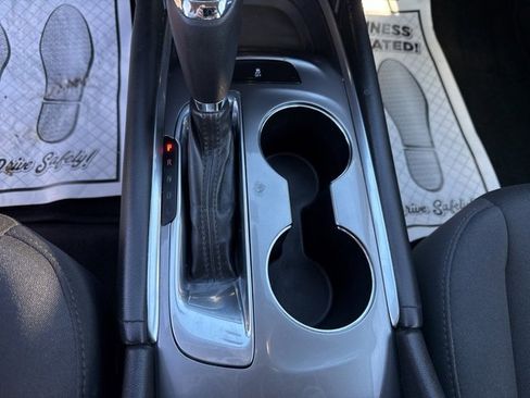 Used 2017 Chevrolet Malibu LT image 31